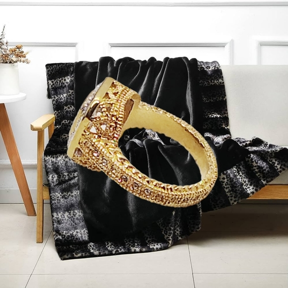 Gorgeous Gold Plated Unisex CZ Ring - Picture 4 of 5